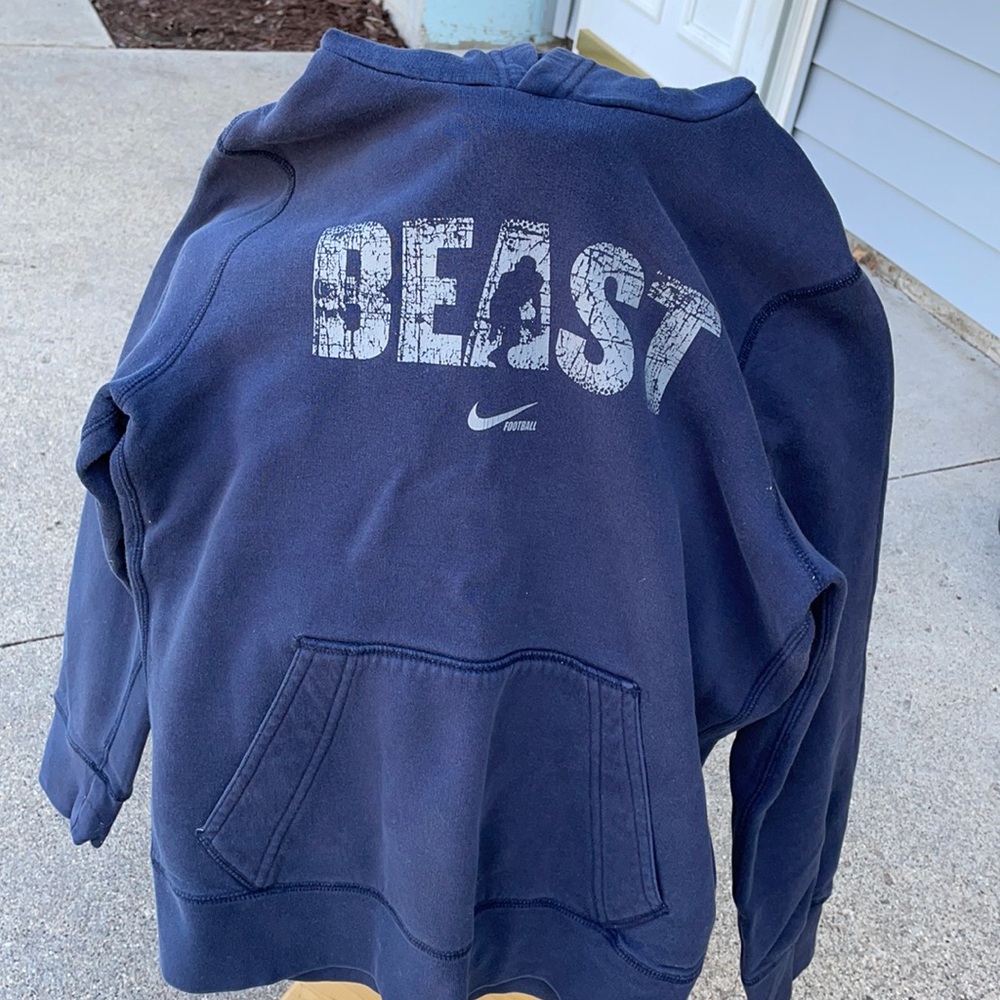 Nike boys sweatshirt size M 10-12